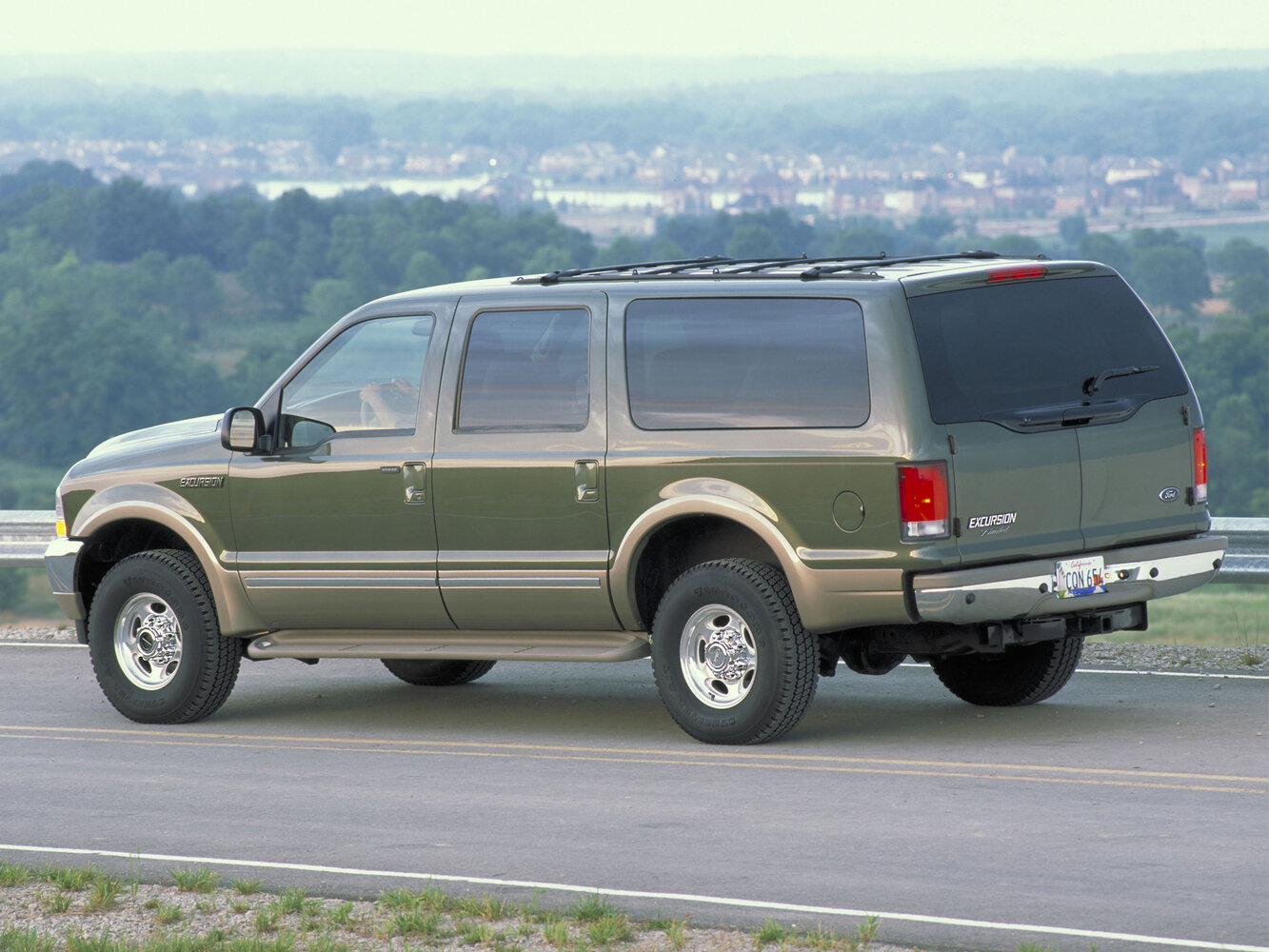 Ford Excursion, , 1999–2005, Внедорожник 5 дв.: Вид сзади в три четверти