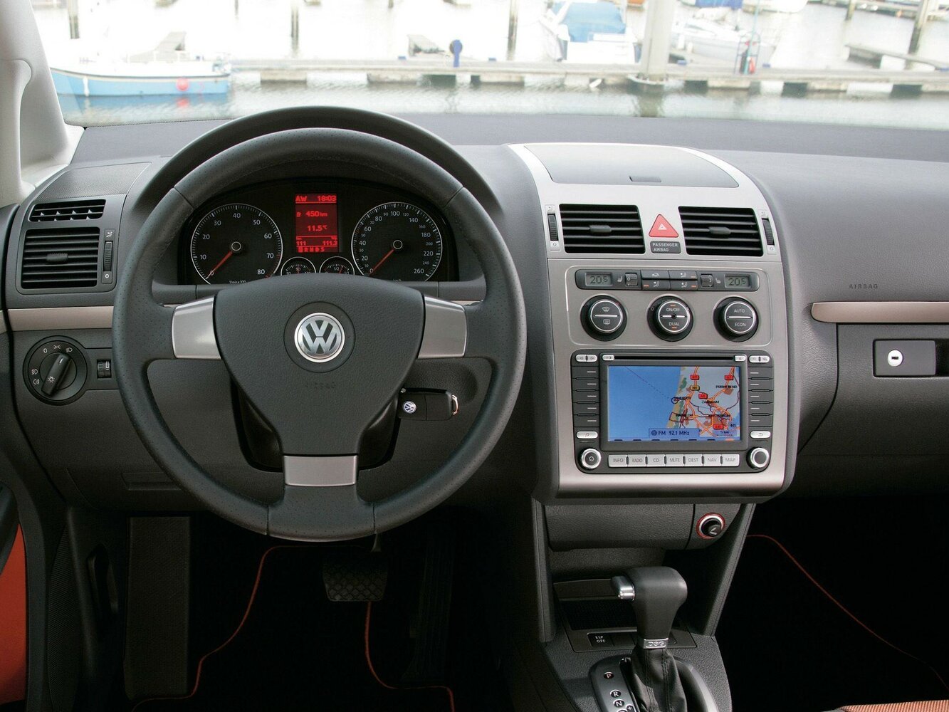 Volkswagen Touran, I Рестайлинг, 2006–2010, Компактвэн Cross: Передняя панель