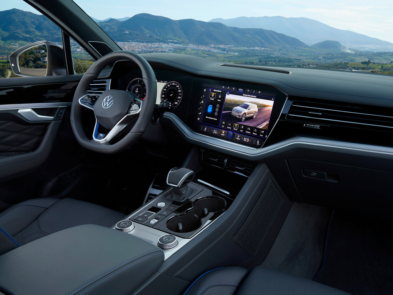 Volkswagen Touareg R, III, 2020–2023, SUV 5 door: Front cabin