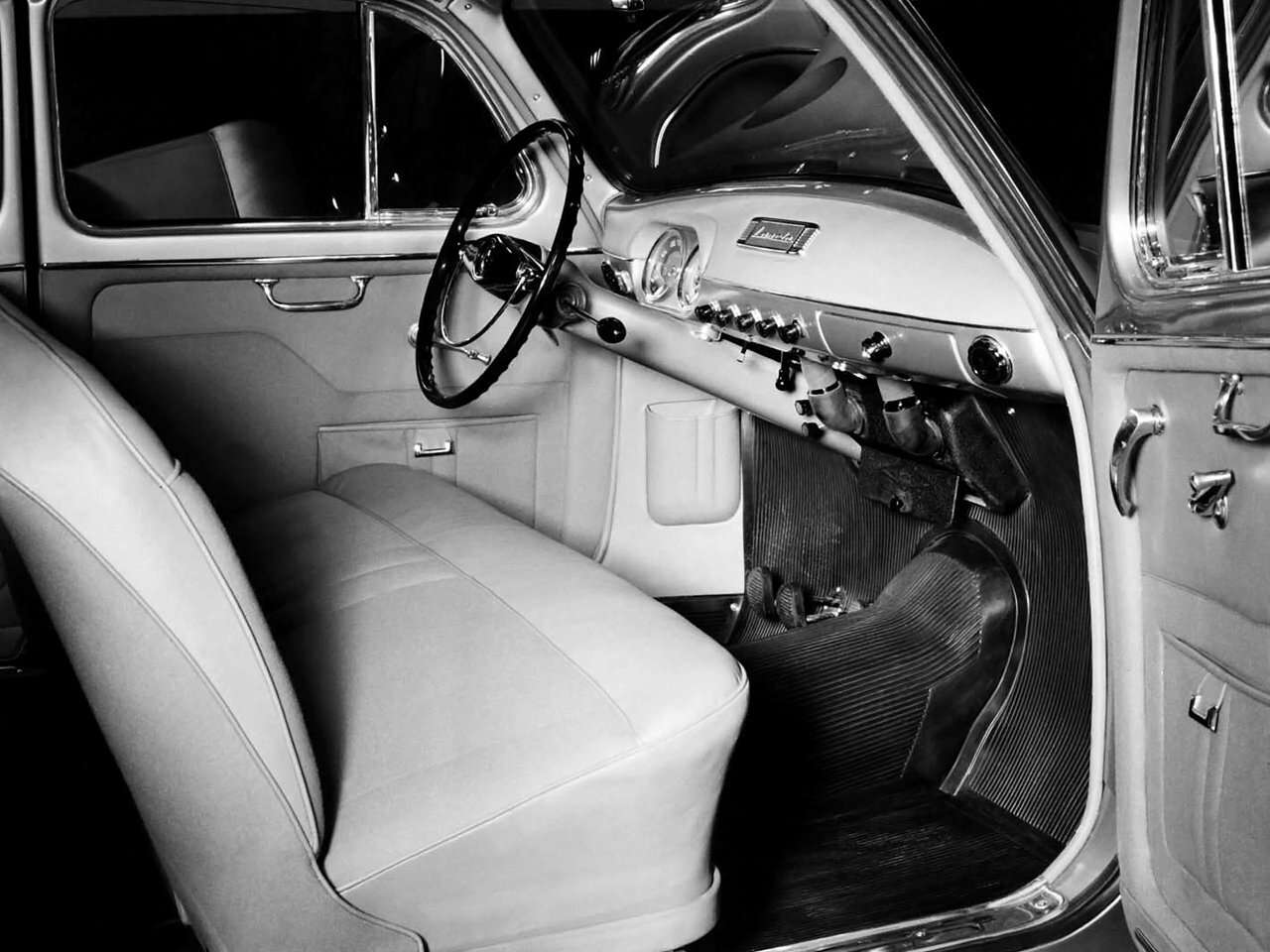 Lancia Appia, , 1953–1963, Седан: Передняя часть салона