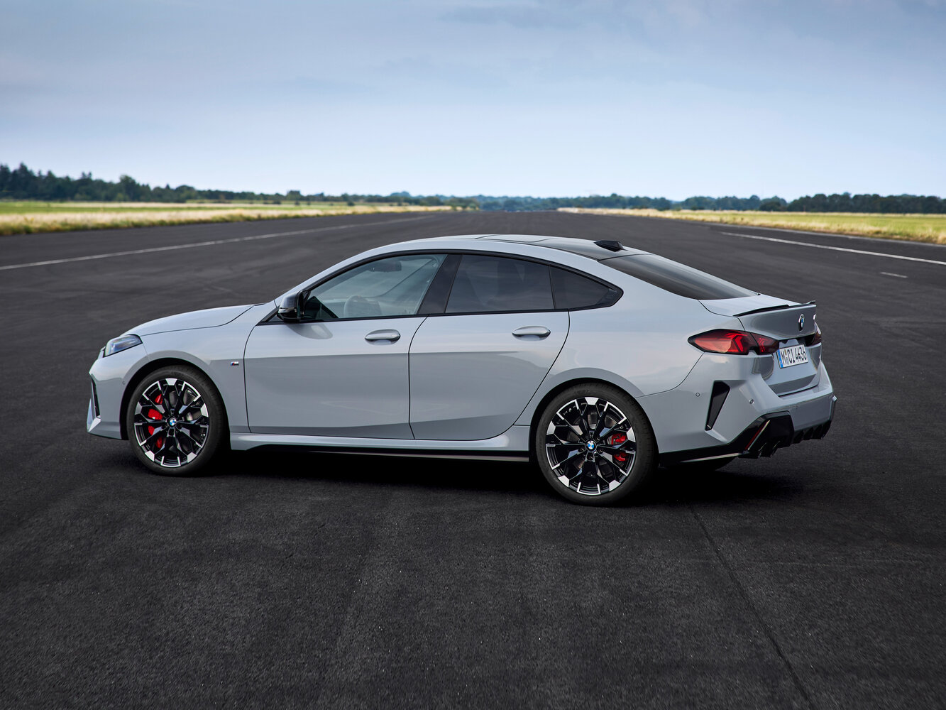 BMW 2 серии, F74/78, 2024–2026, Седан Gran Coupe: Вид сзади в три четверти