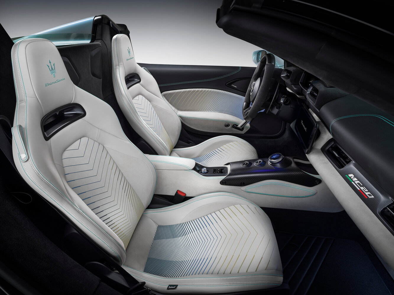Maserati MC20, , 2020–2026, Родстер Cielo: Передняя часть салона