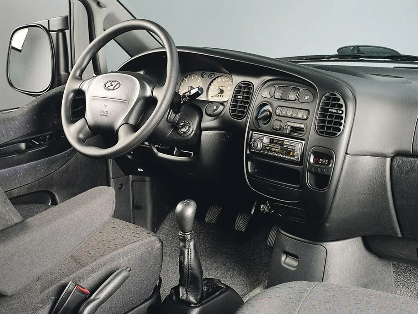 Hyundai Starex, I Рестайлинг, 2000–2004, Минивэн: Передняя часть салона
