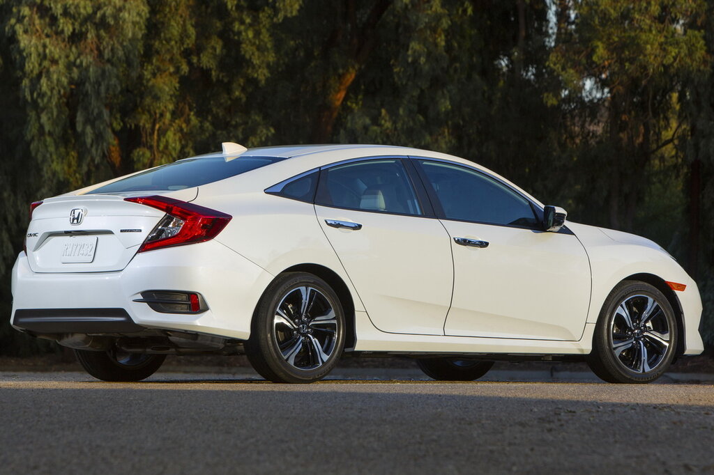 Honda Civic, 10 поколение, FC, Седан, США, 09.2015 - 07.2019: фото поколения 20