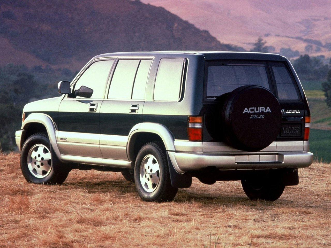 Acura SLX, , 1995–1999, SUV 5 door: Rear three-quarter view