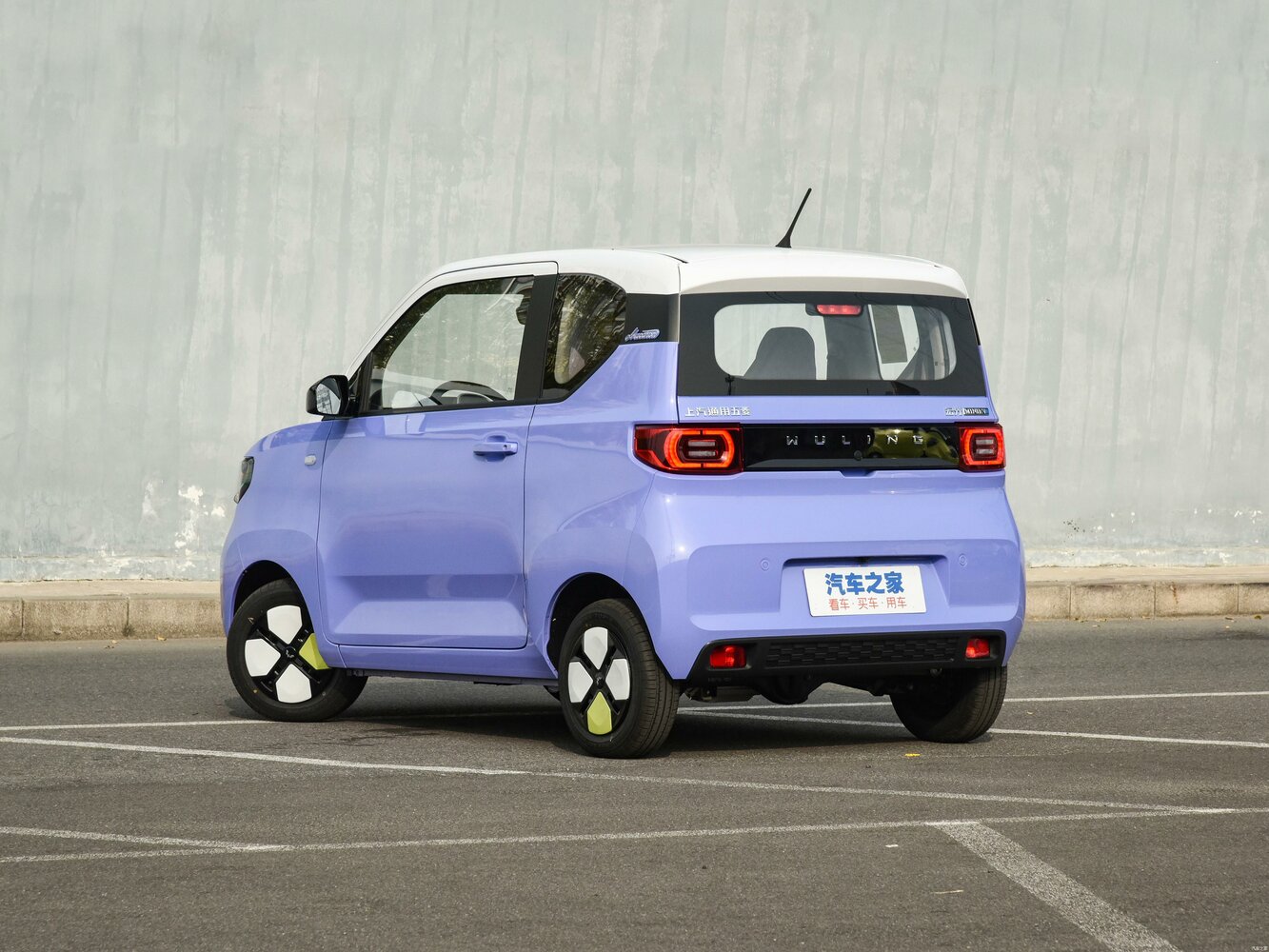 Wuling Mini EV, II, 2021–2024, Хэтчбек 3 дв.: Вид сзади в три четверти
