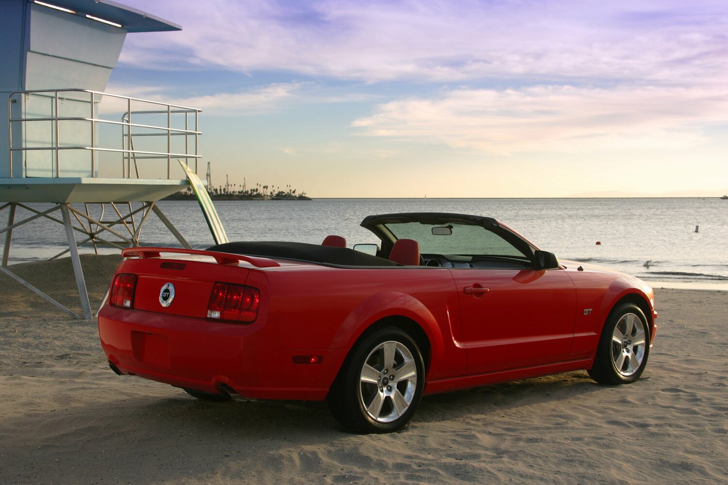 Ford Mustang, V, 2004–2009, Кабриолет: Вид сзади в три четверти