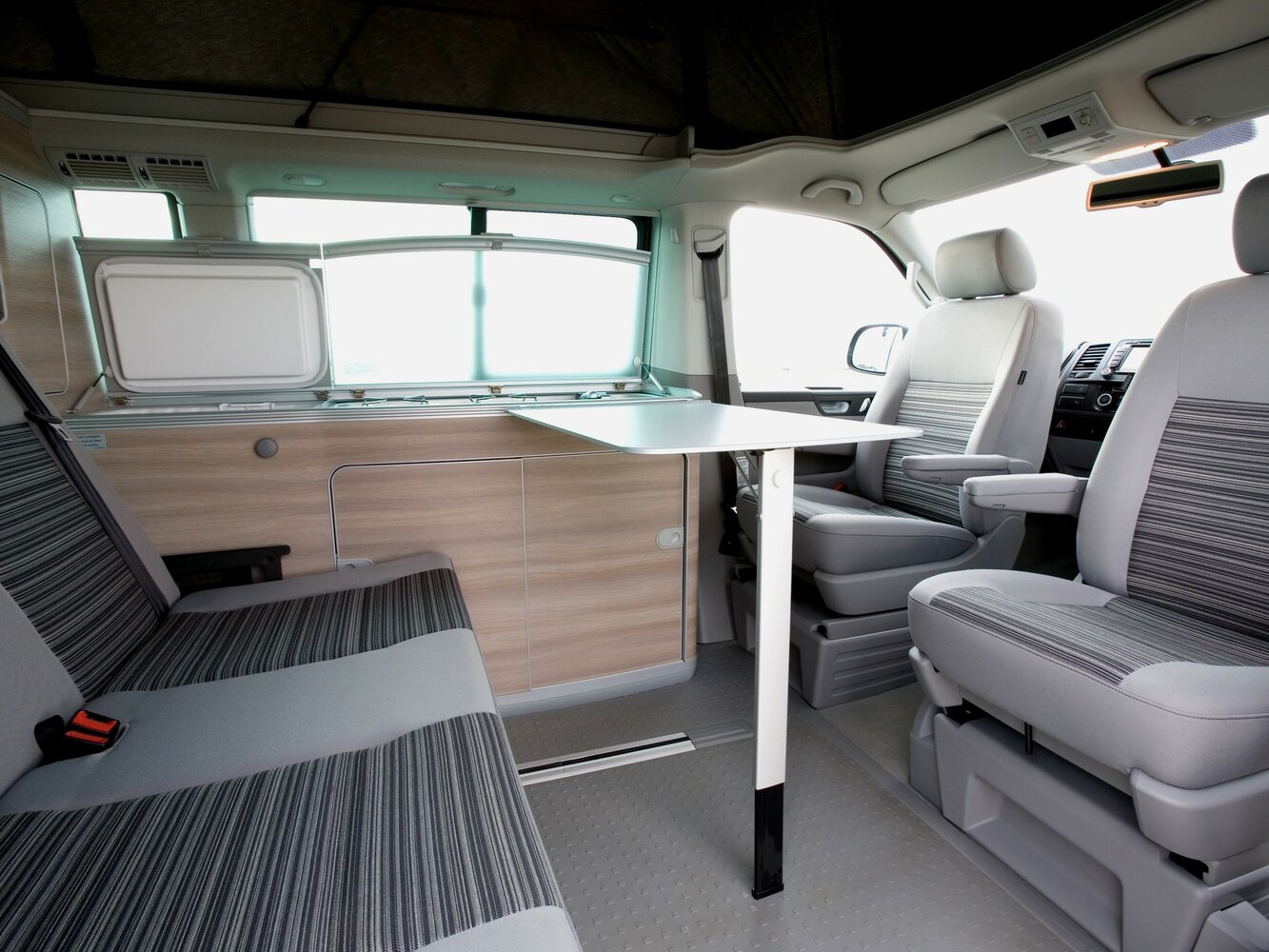 Volkswagen California, T5 Рестайлинг, 2009–2015, Минивэн: Задняя часть салона