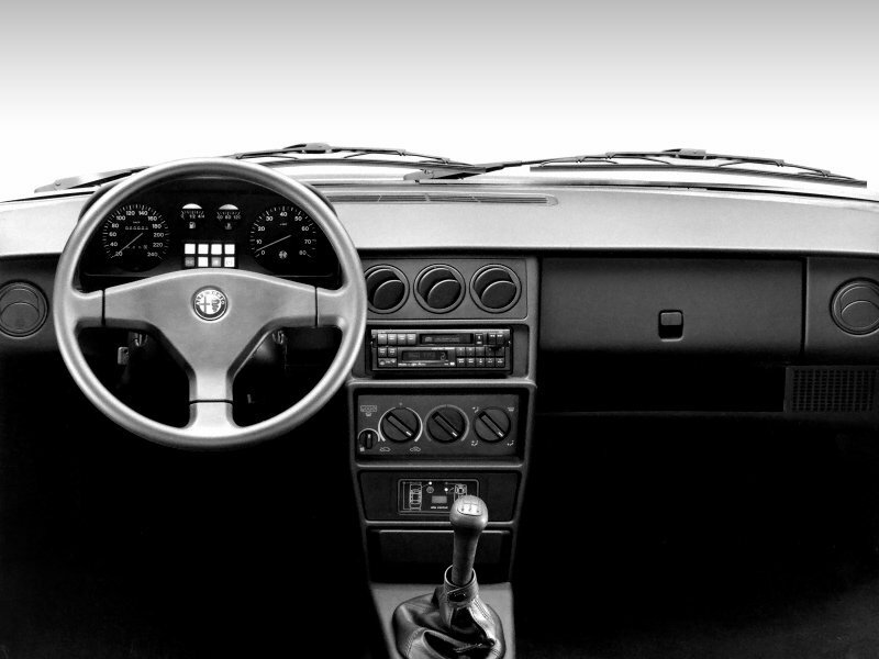 Alfa Romeo 33, II, 1990–1994, Hatchback 5 door: Dashboard