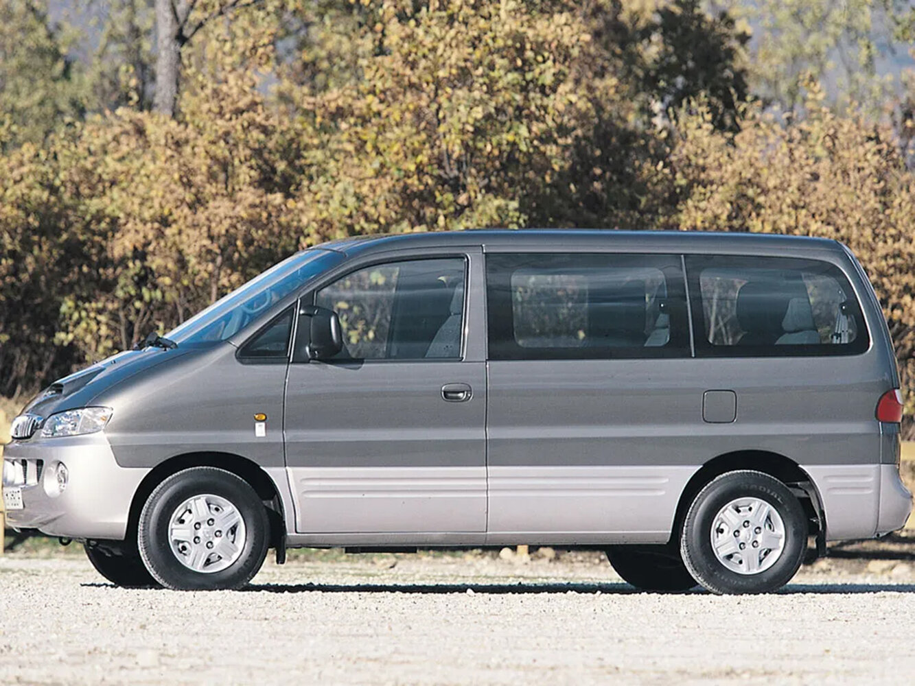 Hyundai Starex, I Рестайлинг, 2000–2004, Минивэн: Вид сбоку