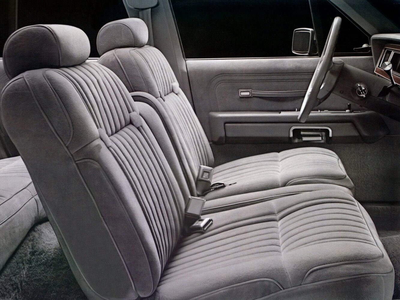 Ford LTD Crown Victoria, , 1983–1991, Седан: Передняя часть салона