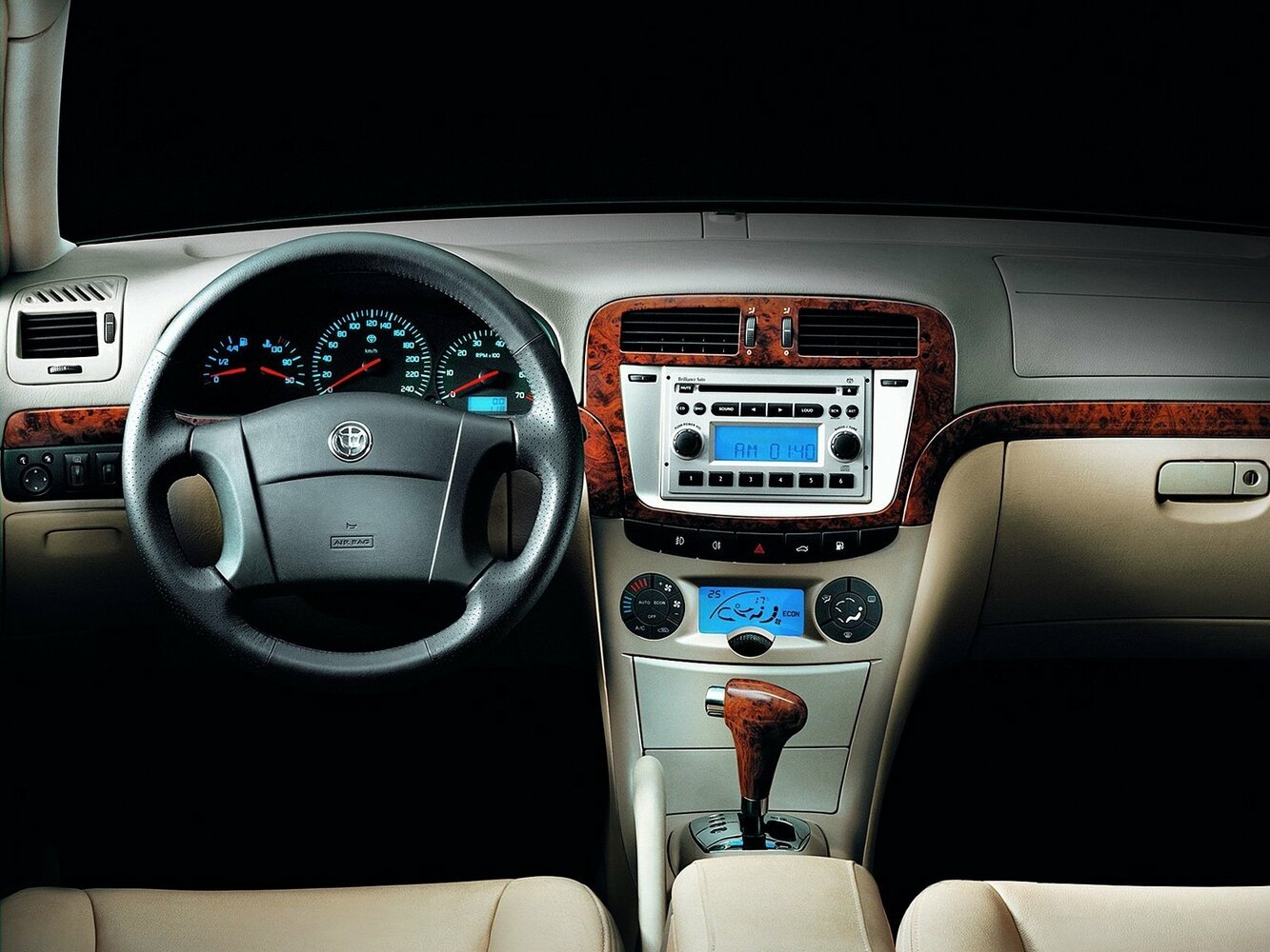 Brilliance M1 (BS6), I, 2004–2009, Седан: Передняя панель