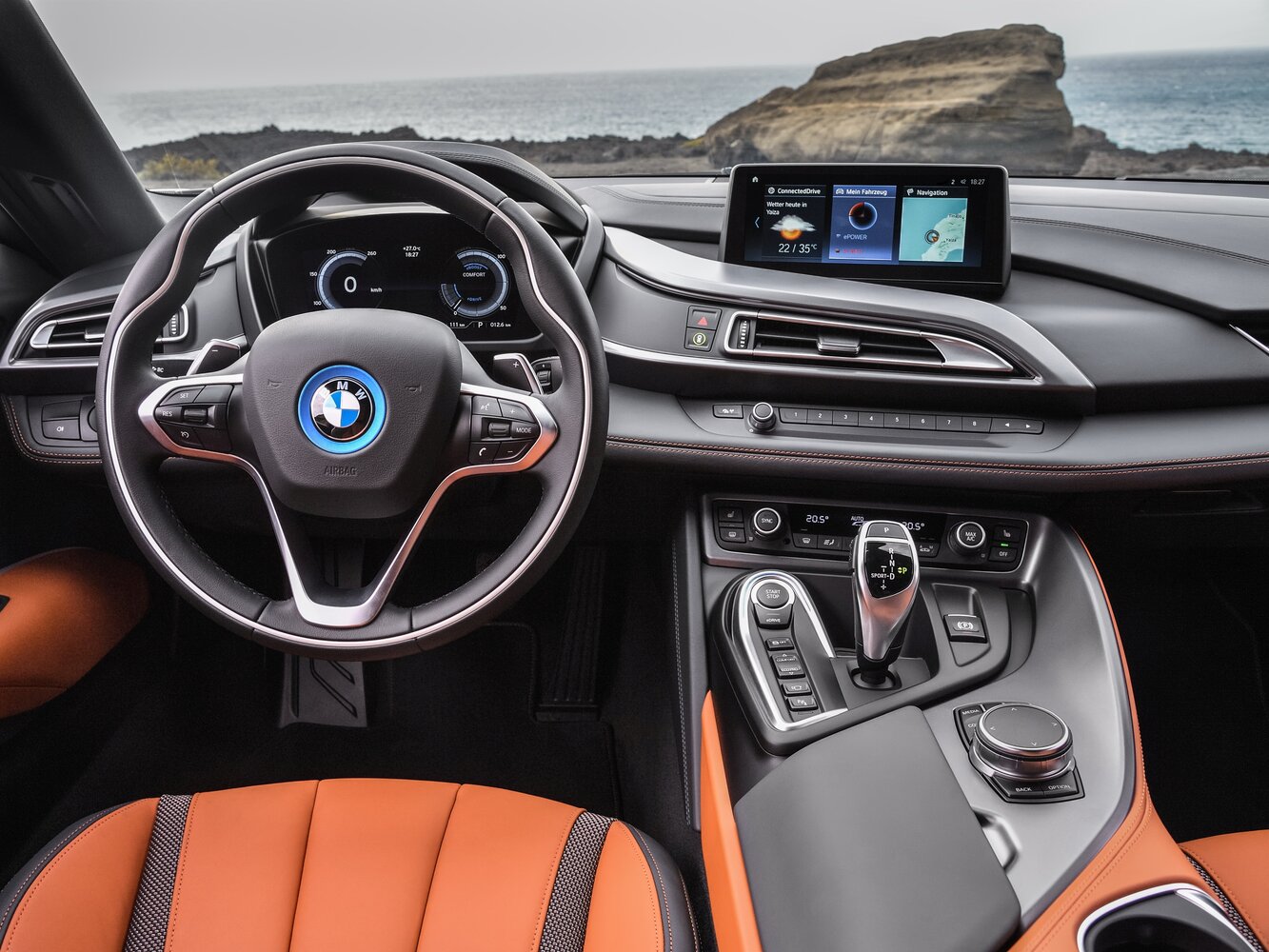 BMW i8, I Рестайлинг, 2017–2020, Купе: Передняя панель