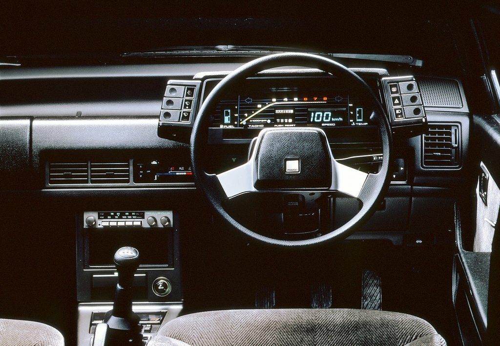 Mazda Capella, III, 1982–1987, Coupe: Dashboard