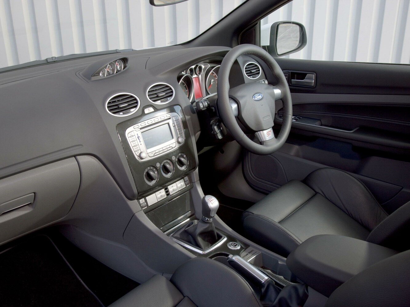 Ford Focus ST, II Рестайлинг, 2008–2011, Хэтчбек 3 дв.: Передняя часть салона