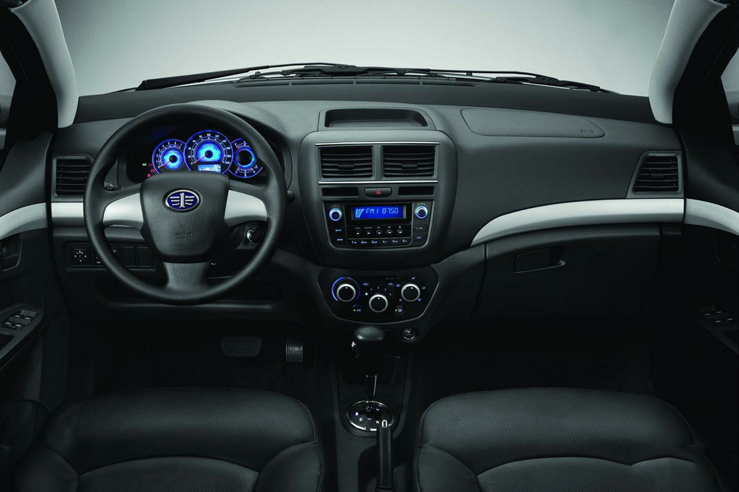 FAW V5, , 2012–2017, Sedan: Dashboard