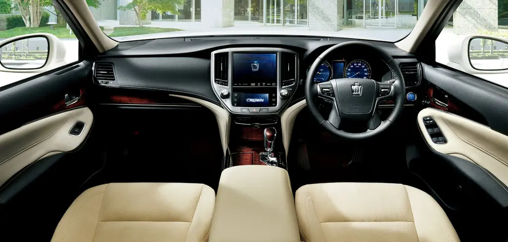 Toyota Crown, 14 поколение, S210, рестайлинг, Седан, Япония, 10.2015 - 05.2018: фото поколения 19