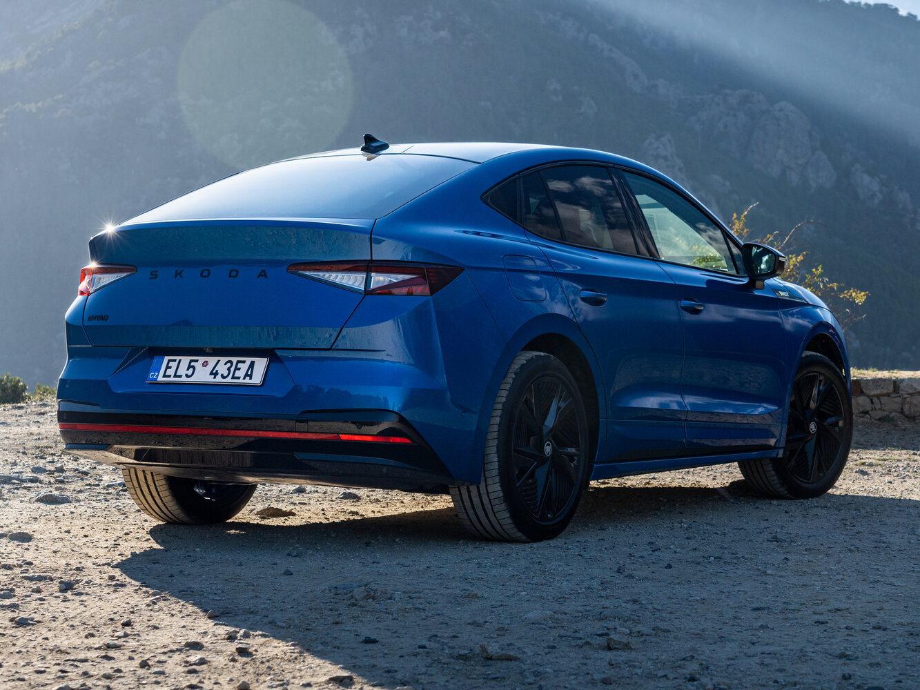 Skoda Enyaq Coupe RS, I Рестайлинг, 2025–2026, Внедорожник 5 дв.: Вид сзади в три четверти