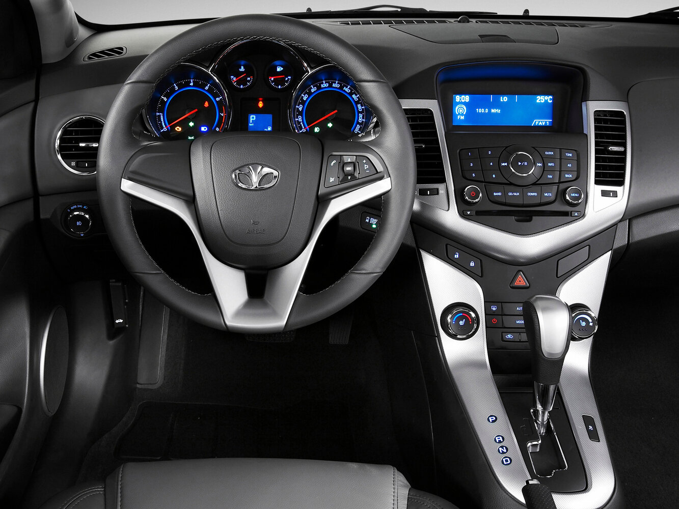 Daewoo Lacetti Premiere, J300, 2008–2011, Седан: Передняя панель