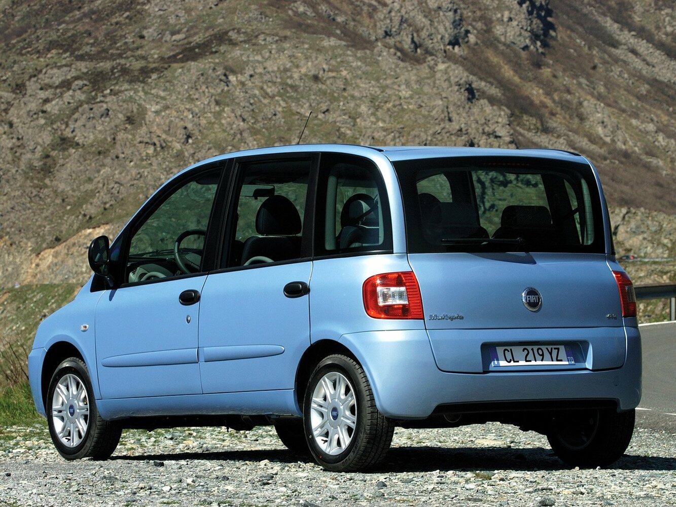 Fiat Multipla, I Рестайлинг, 2004–2010, Компактвэн: Вид сзади в три четверти