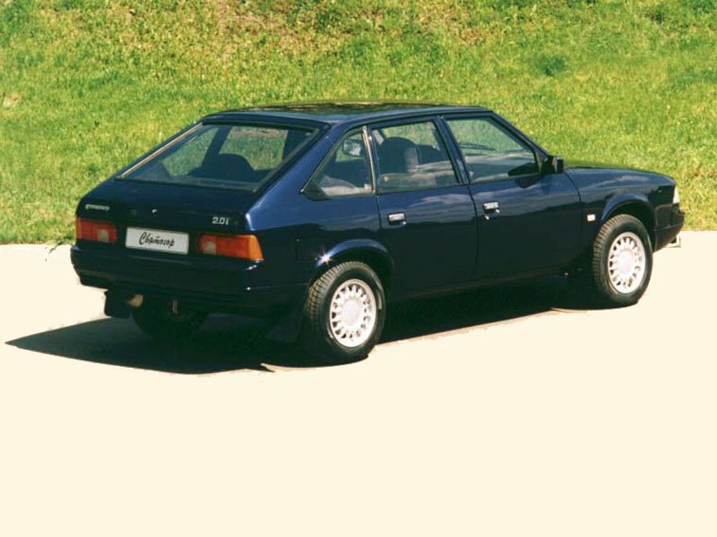 Москвич Святогор, , 1997–2002, Hatchback 5 door: Rear three-quarter view