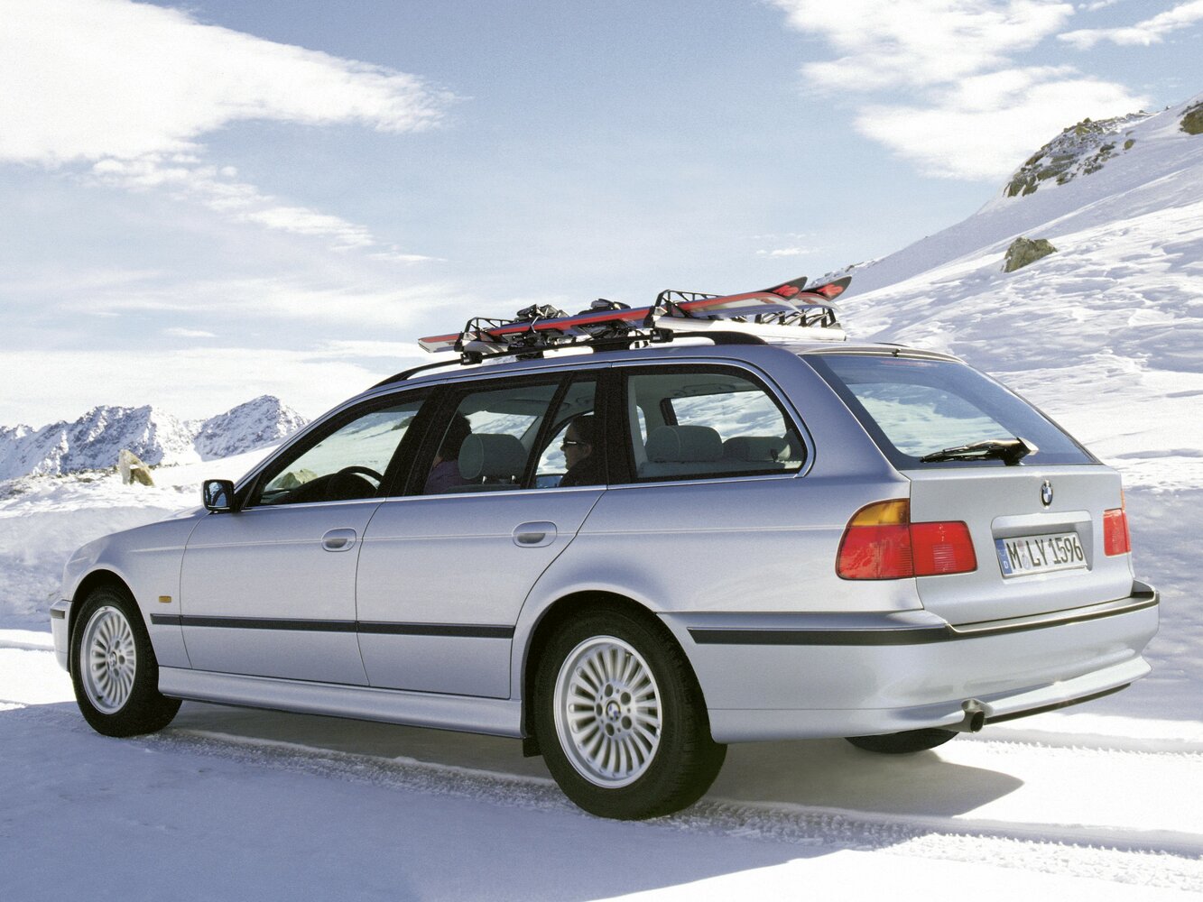 BMW 5 серии, IV (E39), 1995–2000, Универсал 5 дв.: Вид сзади в три четверти
