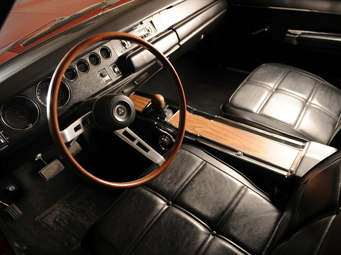 Dodge Charger Daytona, I, 1969–1970, Купе: Передняя часть салона