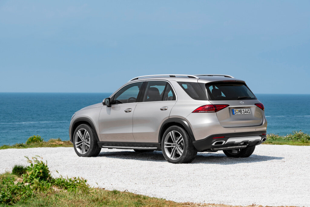 Mercedes-Benz GLE, II (V167), 2018–2025, Внедорожник 5 дв.: Вид сзади в три четверти