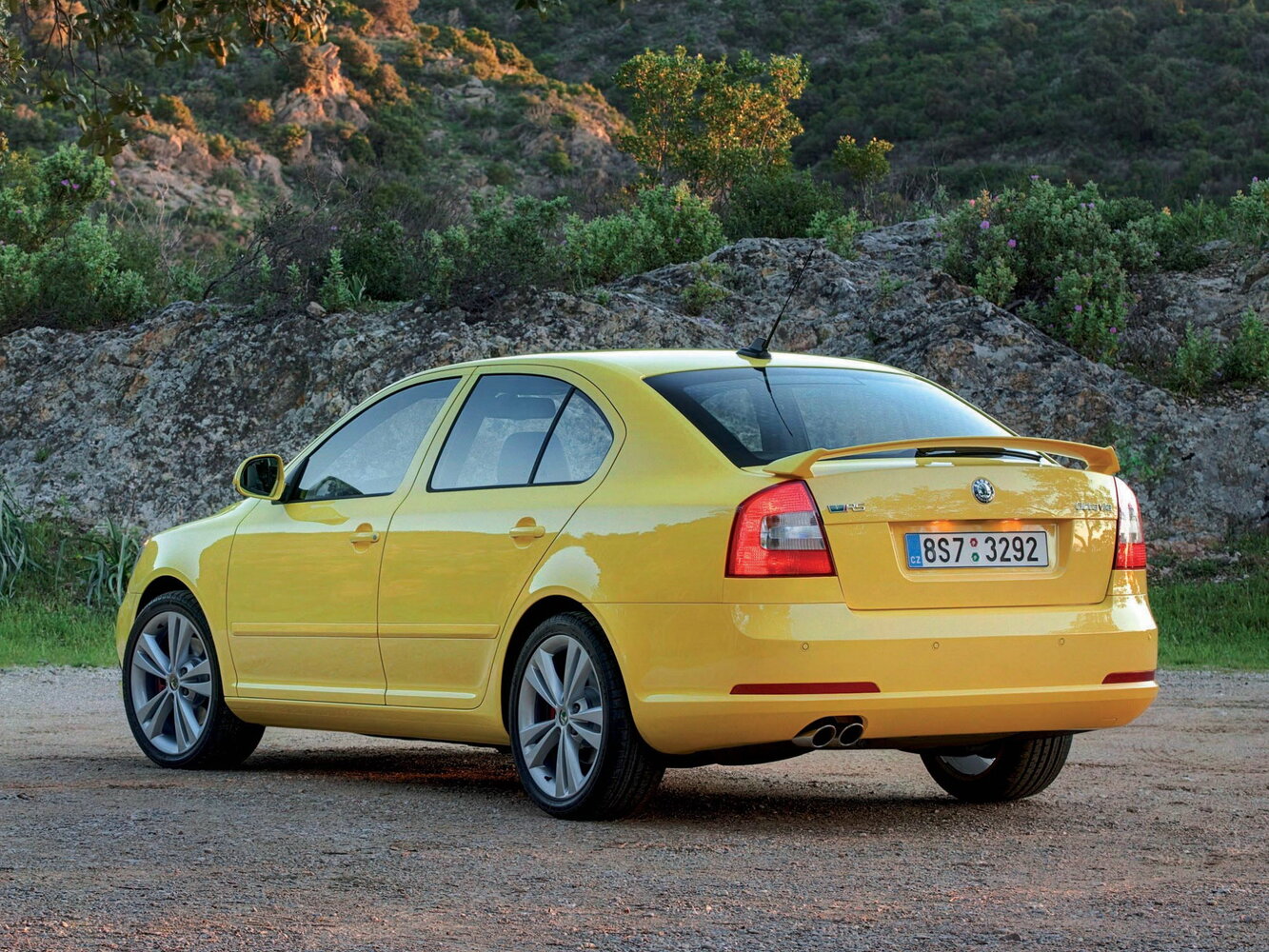 Skoda Octavia RS, II Рестайлинг, 2008–2013, Лифтбек: Вид сзади в три четверти