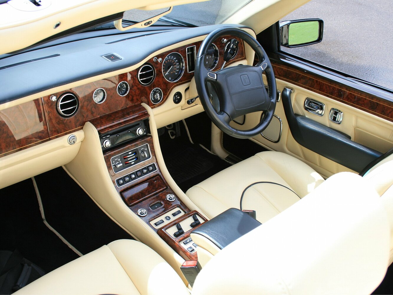 Rolls-Royce Corniche, V, 2000–2002, Кабриолет: Передняя часть салона