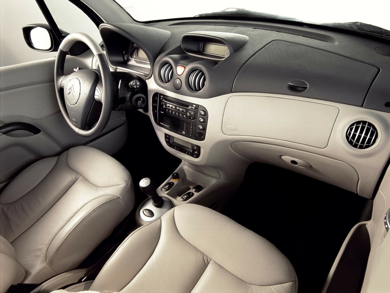 Citroen C3, I, 2002–2006, Хэтчбек 5 дв.: Передняя часть салона