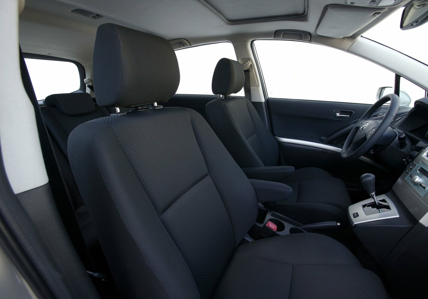 Toyota Corolla Verso, I facelift 2, 2007–2009, Compact MPV: Front cabin