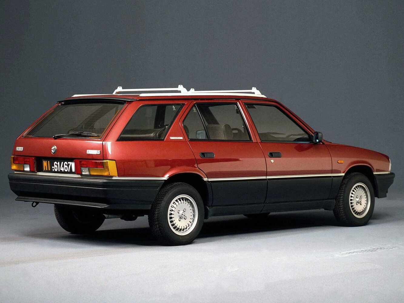 Alfa Romeo 33, I, 1983–1986, Универсал 5 дв.: Вид сзади в три четверти