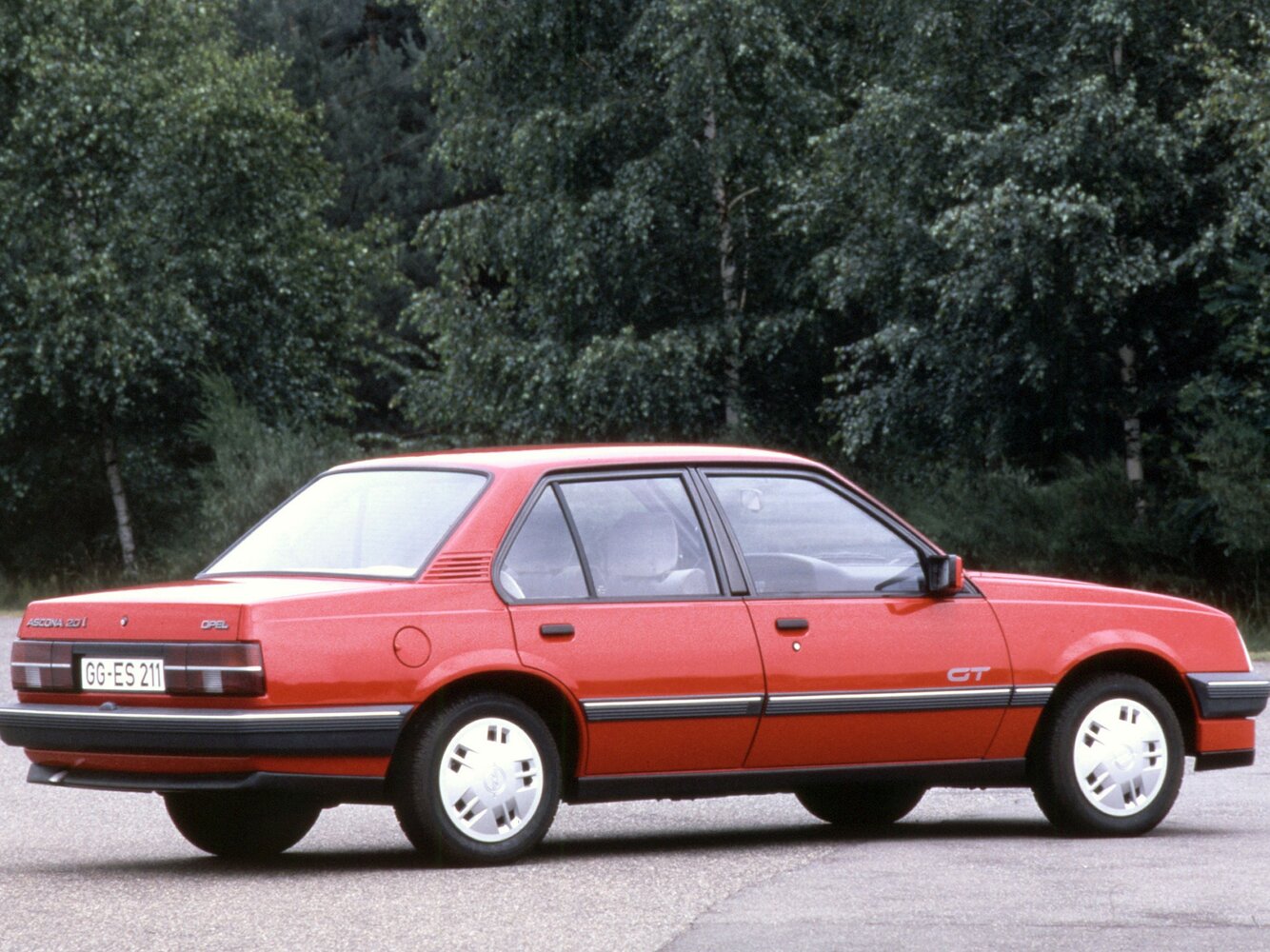 Opel Ascona, C, 1981–1988, Седан: Вид сзади в три четверти