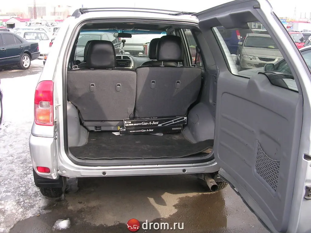 Toyota RAV4, Generation 2, XA20, Japan, 05.2000 - 07.2003: generation photograph 20194