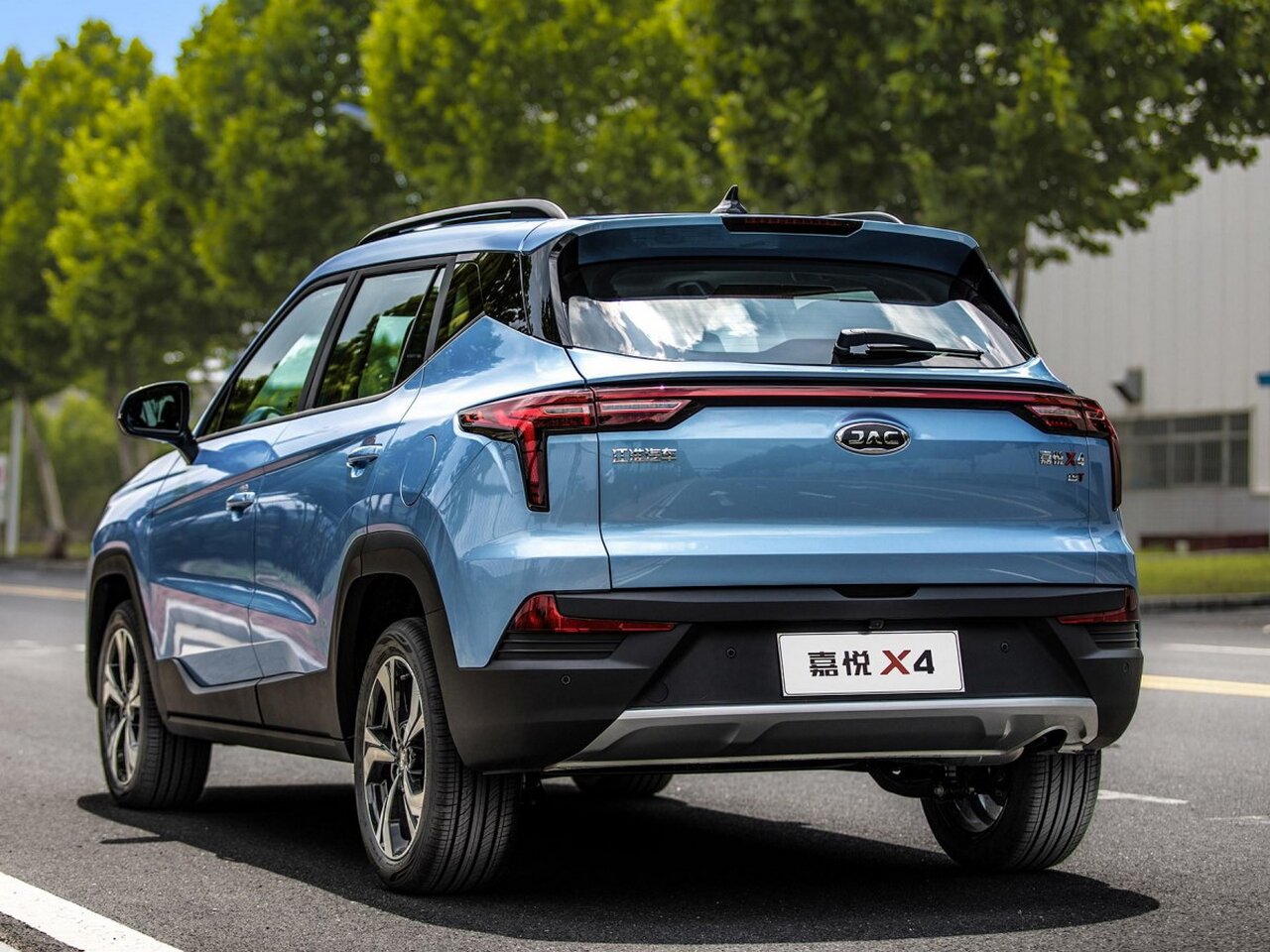 JAC JS4, , 2020–2026, Внедорожник 5 дв.: Вид сзади в три четверти
