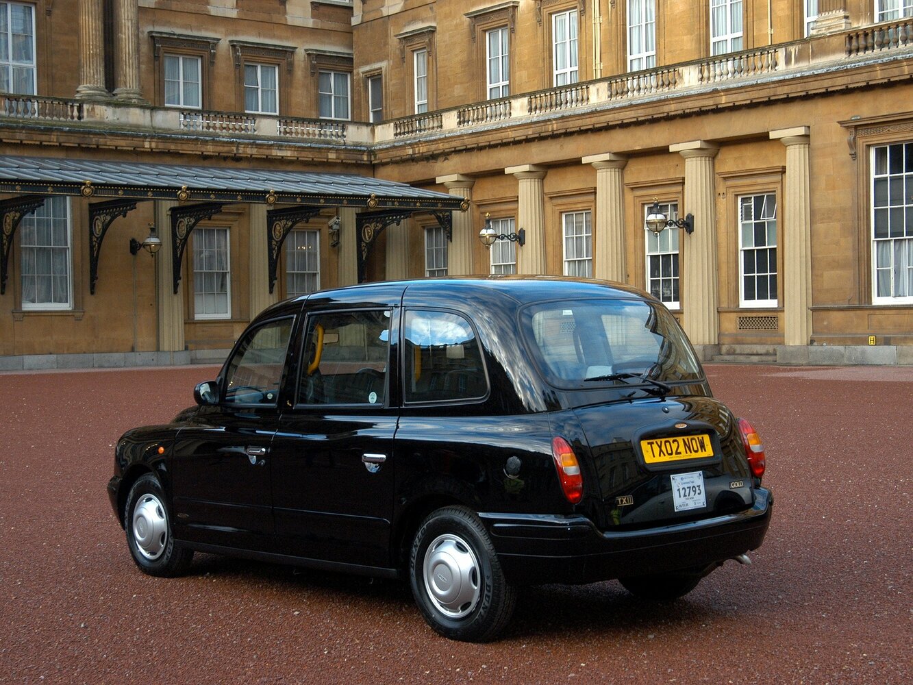LTI TX, II, 2002–2006, Универсал 5 дв.: Вид сзади в три четверти