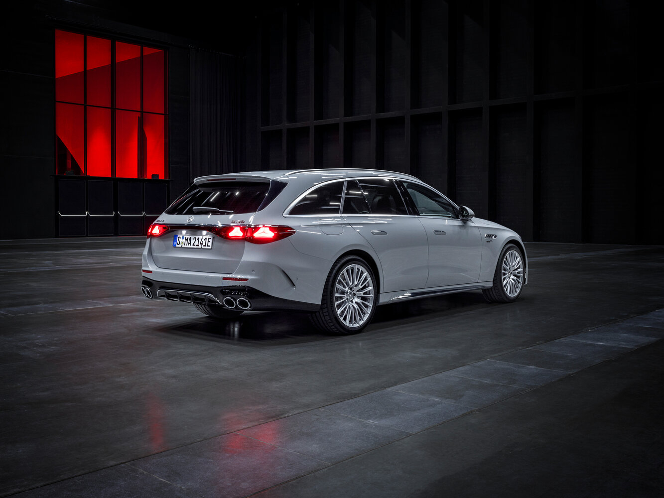 Mercedes-Benz E-Класс AMG, VI (W214), 2024–2026, Универсал 5 дв.: Вид сзади в три четверти