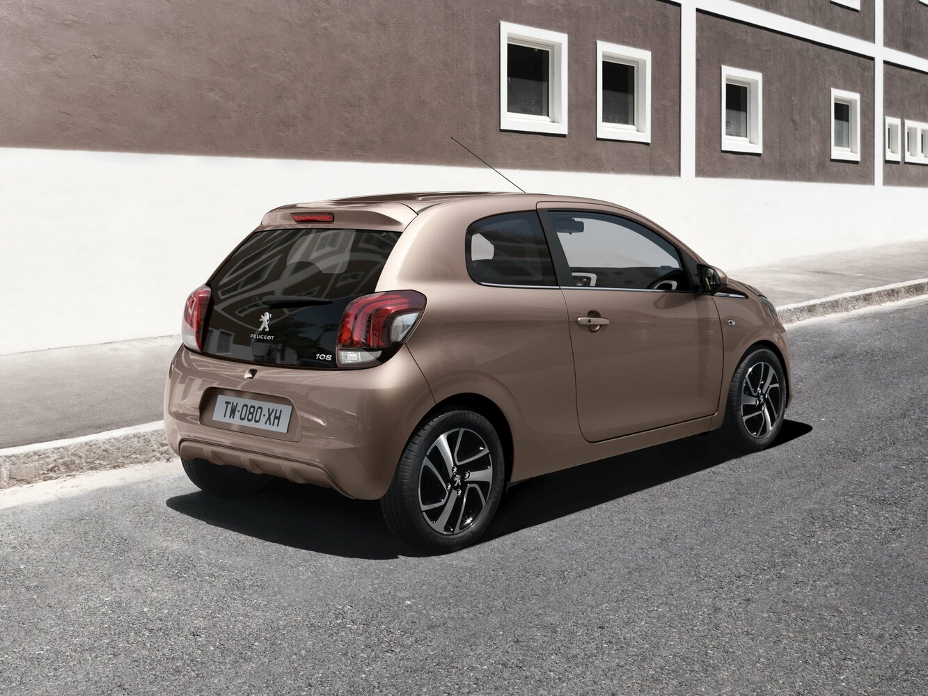 Peugeot 108, , 2014–2021, Хэтчбек 3 дв.: Вид сзади в три четверти