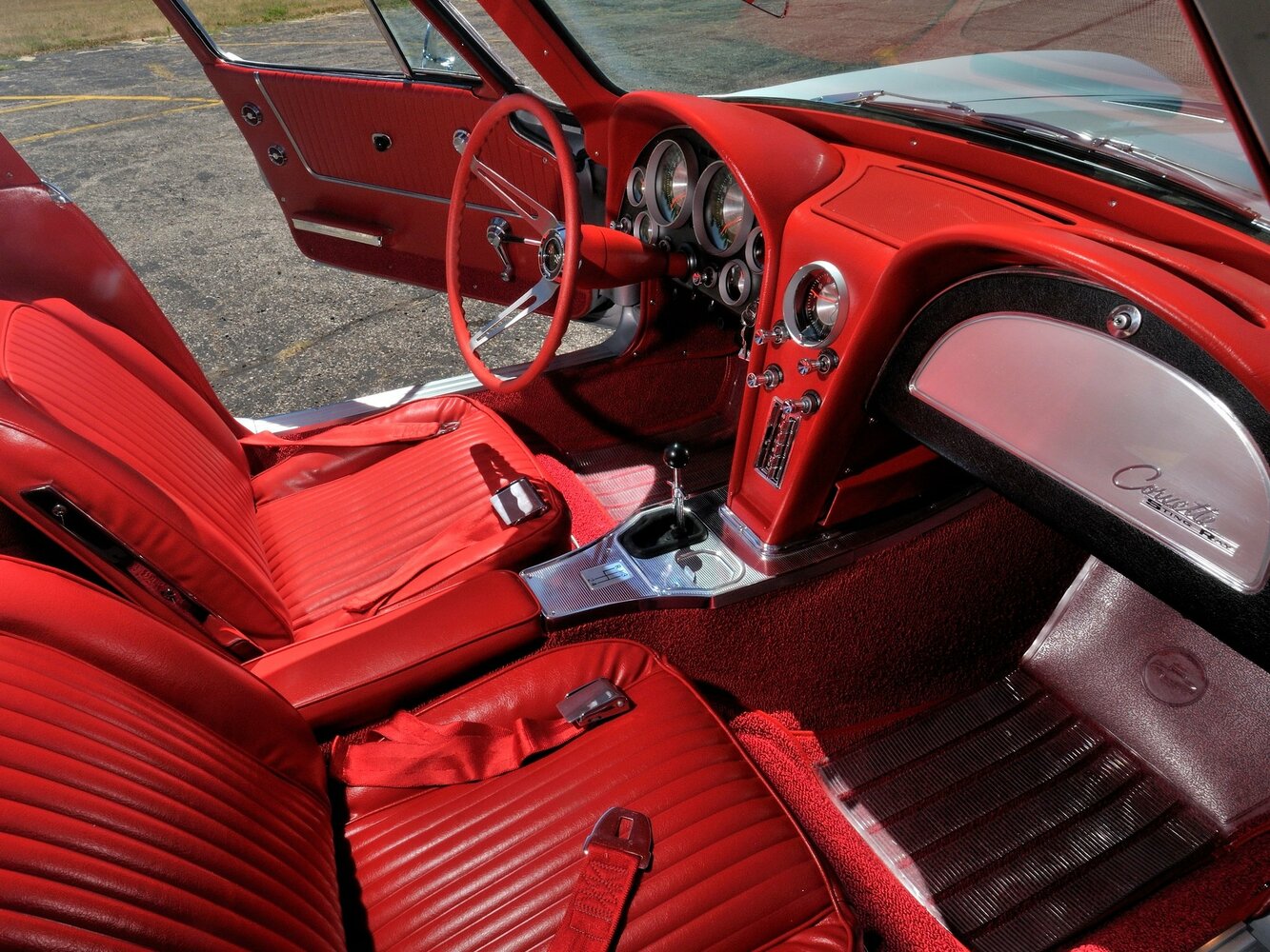 Chevrolet Corvette, C2, 1963–1967, Купе: Передняя часть салона