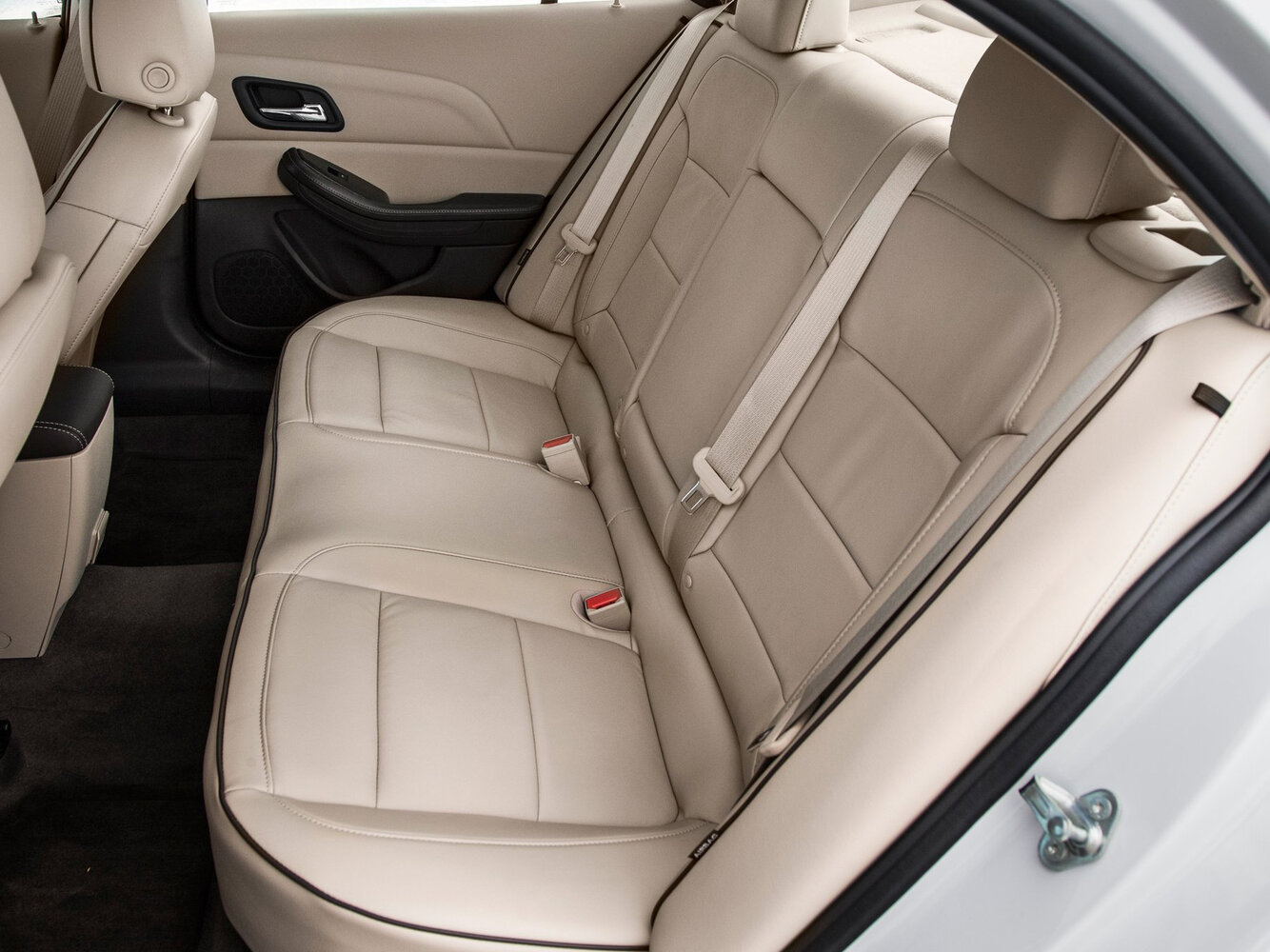Chevrolet Malibu, VIII facelift, 2013–2016, Sedan: Rear cabin