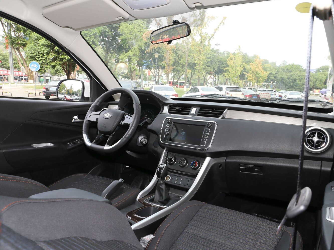 BAIC Ruixiang X3, , 2022–2026, SUV 5 door: Front cabin