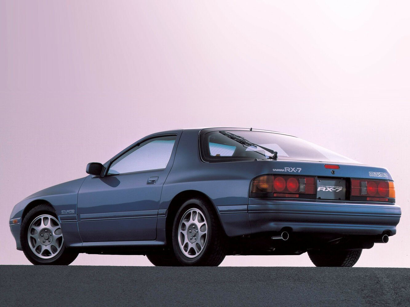 Mazda Savanna RX-7, II (FC) facelift, 1989–1992, Coupe: Rear three-quarter view