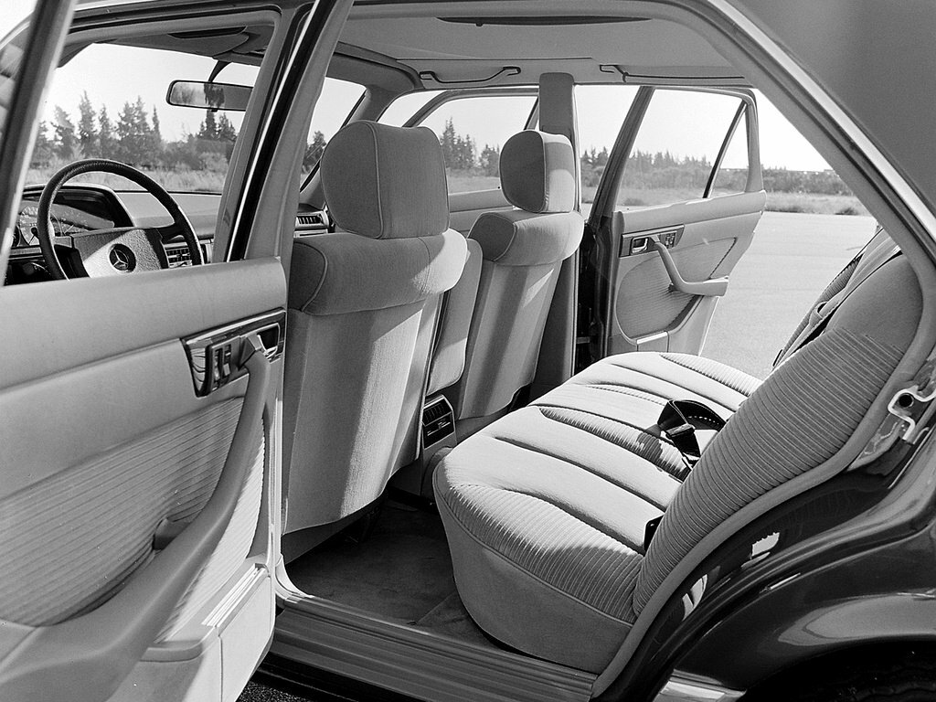 Mercedes-Benz S-Класс, II (W126), 1979–1985, Седан: Задняя часть салона