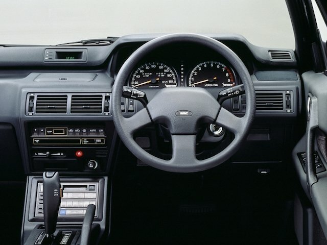 Mitsubishi Eterna, VI, 1988–1992, Sedan-хардтоп Sava: Dashboard