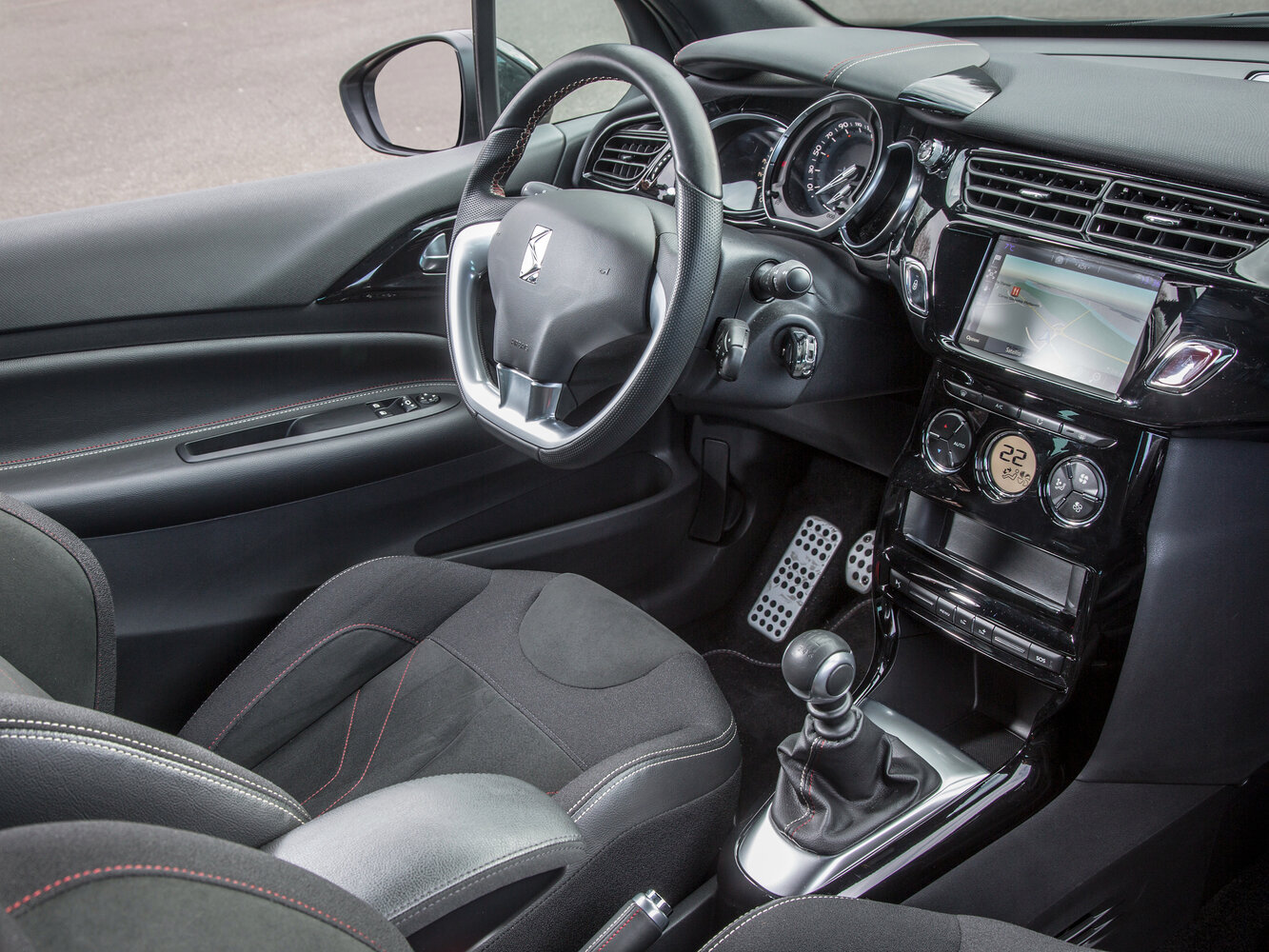 DS 3, I facelift, 2016–2019, Hatchback 3 door: Front cabin