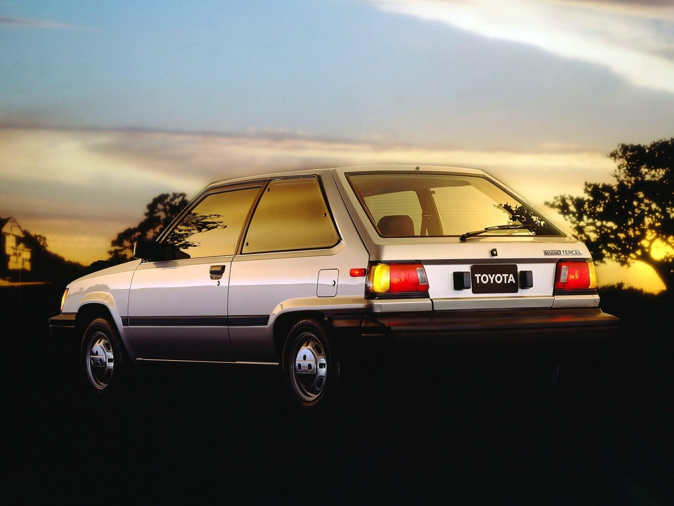 Toyota Tercel, II (L20), 1982–1988, Hatchback 3 door: Rear three-quarter view