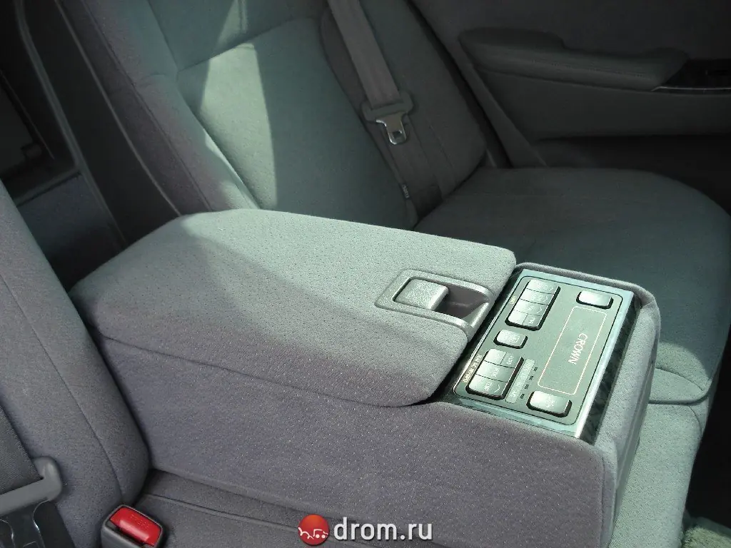 Toyota Crown, 12 поколение, S180, Седан, Япония, 12.2003 - 09.2005: фото поколения 45