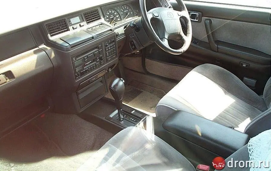 Toyota Crown, 8 поколение, S130, 2-й рестайлинг, Седан, Япония, 10.1991 - 11.1995: фото поколения 2
