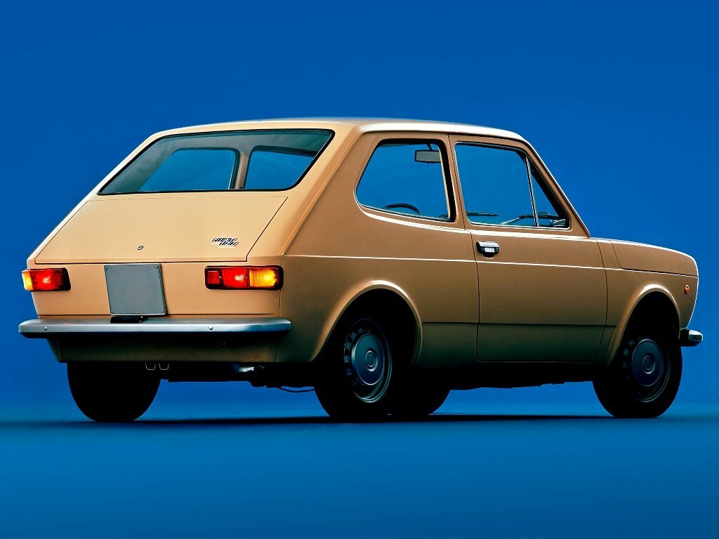 Fiat 127, , 1971–1987, Hatchback 3 door: Rear three-quarter view